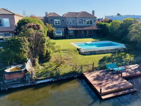 Casa en Alquiler de 4 dormitorios