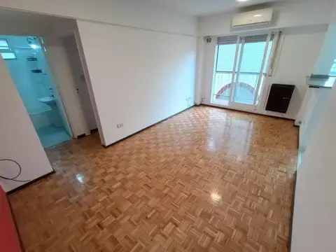Uruguay 2802 , Piso 1