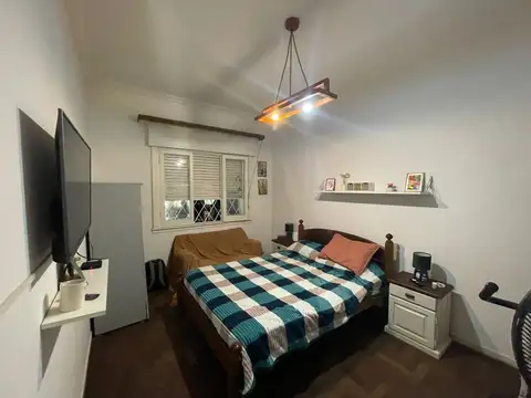 CASA 4 AMBIENTES CON FONDO Y COCHERA VILLA MAIPU.