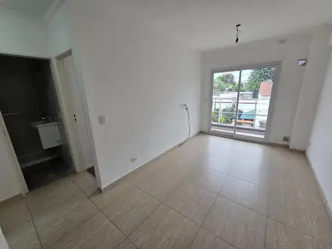 EXCELENTE DEPTO 2 AMB C/BALCON EN LOMAS, NUEVO!