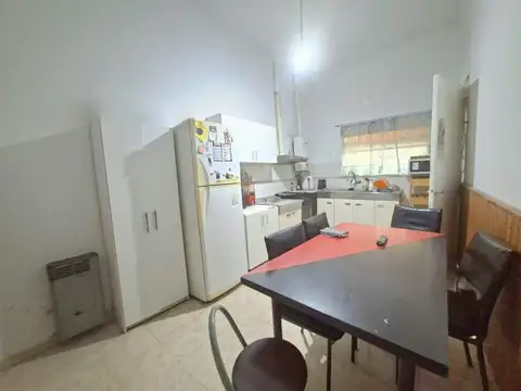 VENTA CASA 2 DORMI + DPTO 2 DORM, ALBERDI CORDOBA
