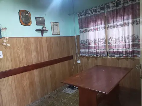Casa 3 ambientes con 1 baño