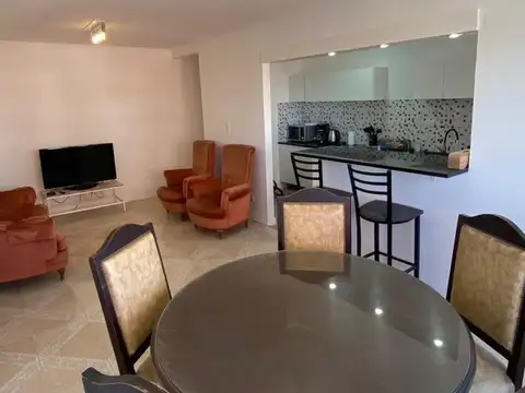 Alquiler 24 meses de departamento - 4 ambientes - A la calle - RECICLADO - San José - Mar del Plata