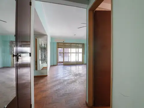 Venta 4 Ambientes con doble balcón y apto crédito