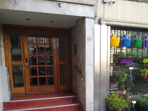 Avenida Directorio 200, Piso PB