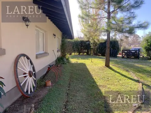 Casa en Venta con 2 cocheras