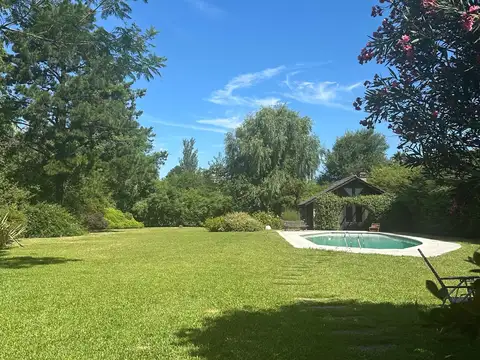 Casa 7 ambientes con 4 baños