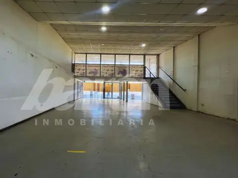 Av. Hipolito Yrigoyen 9600