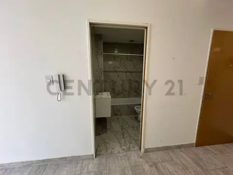 Amplio monoambiente dividido con Balcón en Villa Urquiza