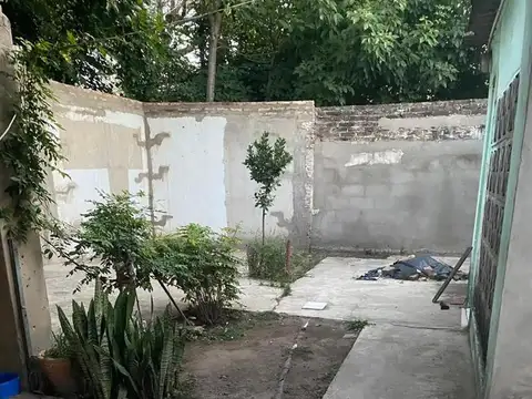 Castro Barros 1100