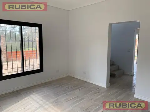 Casa 2 ambientes con 1 baño