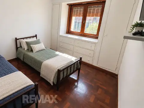 Se vende casa céntrica 3 dorm c/pileta, VT