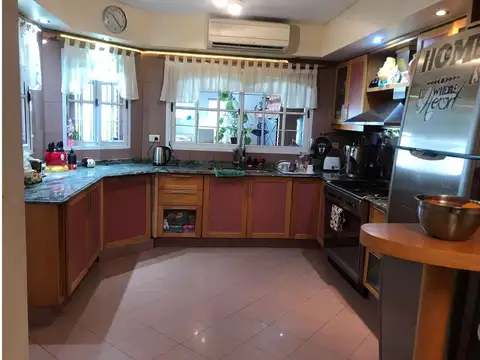 Casa en Venta en Haedo, USD 420.000