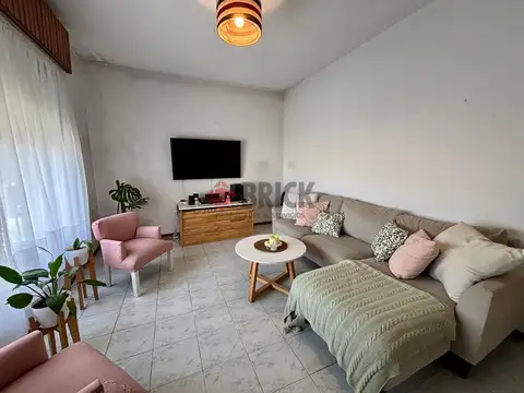 Casa 10 ambientes con 3 baños