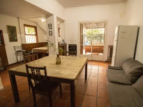 Hermosa Casa 8 Ambientes con Patio y Terraza - 3 Plantas - Destino comercial - 320m² - Palermo