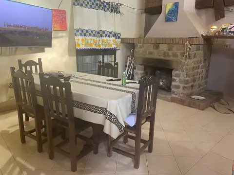 Casa 5 ambientes con 1 baño