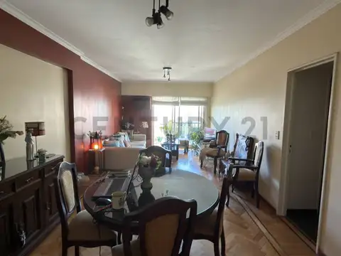 Mendoza 2900, Piso 8