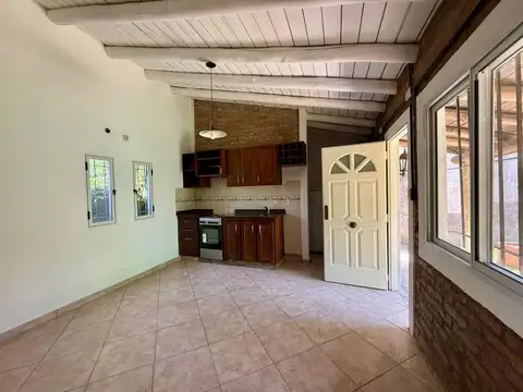 Casa 2 ambientes con 1 baño
