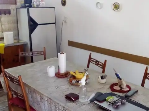 Casa 4 ambientes con 1 baño