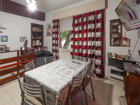 VENTA CASA 2 DORMITORIOS, EN AZCUENAGA