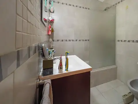 VENTA CASA 2 DORMITORIOS, EN AZCUENAGA