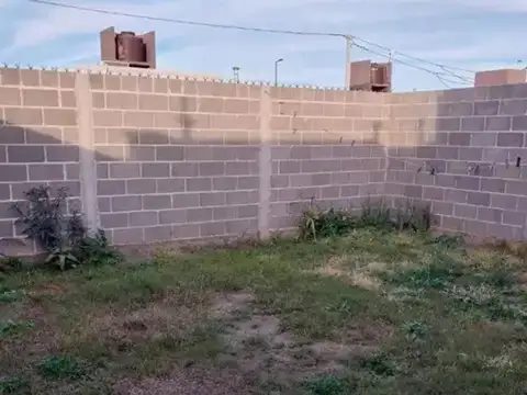 Casa 3 ambientes con 1 baño