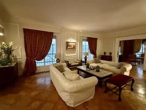 Departamento en Alquiler 4 dormitorios en Recoleta con excelente ubicación y luminosidad
