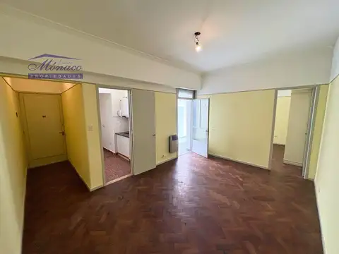 Le Breton 5200, Piso PB