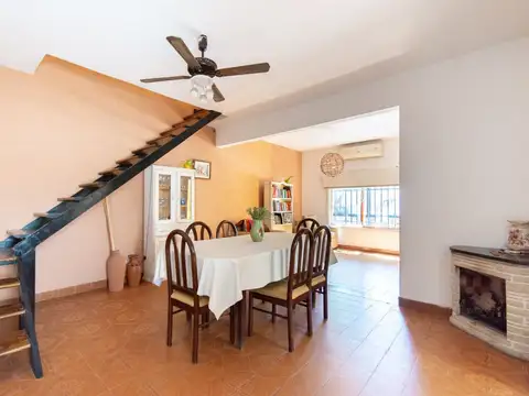 Casa 5 ambientes con 3 baños
