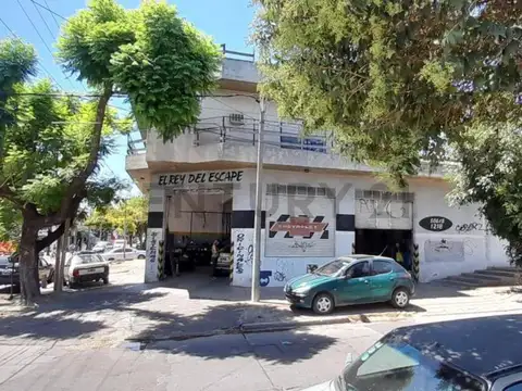 VENTA LOCAL COMERCIAL + DEPARTAMENTO DE 4 AMBIENTES EN UBICACION ESTRATEGICA