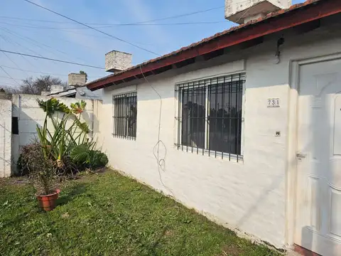 Lote con 4 viviendas construidas en  Almirante Brown - Pilar