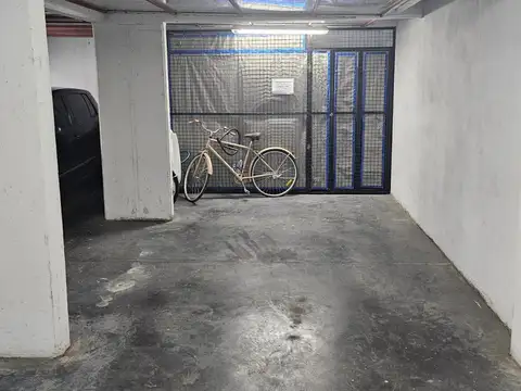 Cochera en Venta con acceso Ascensor