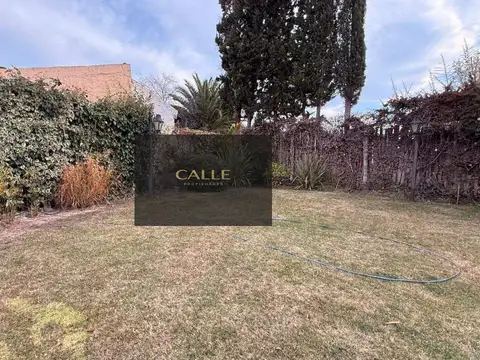 Casa 10 ambientes con 4 baños