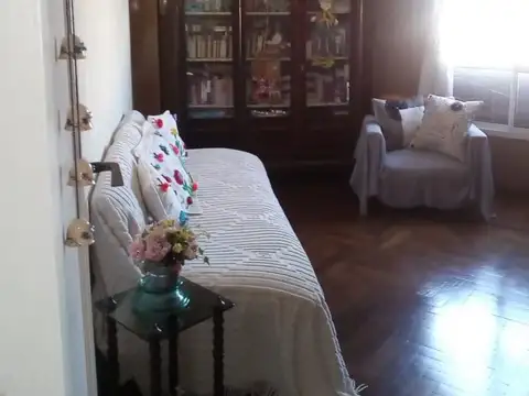 Depto Tipo Casa en Venta en Valentin Alsina, USD 59.000