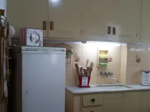 AV JUAN D PERON 3300, Piso 2