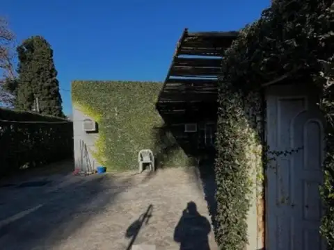 Casa a la venta en Gutierrez 3 ambientes