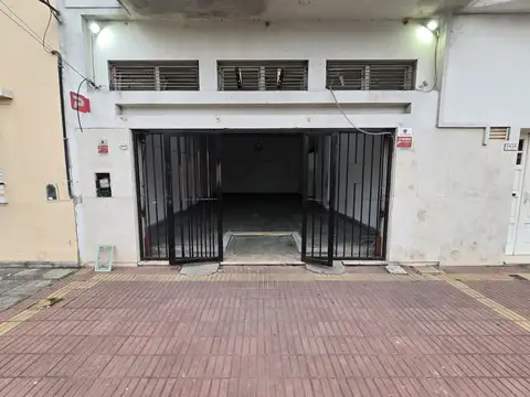 LOCAL o DEPOSITO 55m² cubiertos aprox. (Sólo pagaEdesur)
