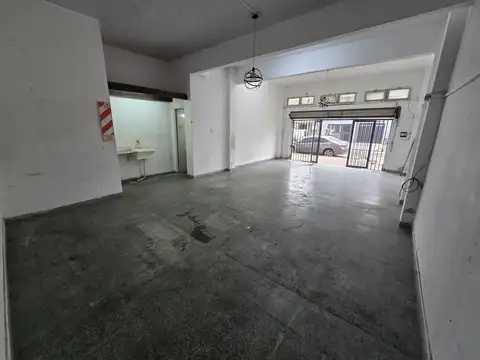 LOCAL o DEPOSITO 55m² cubiertos aprox. (Sólo pagaEdesur)