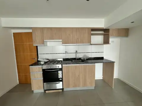 Pompeya 2473 , Piso 1