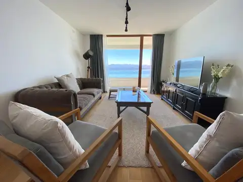Departamento sobre el lago con cochera y baulera