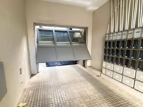 64 entre 8 y 9 600, Piso PB