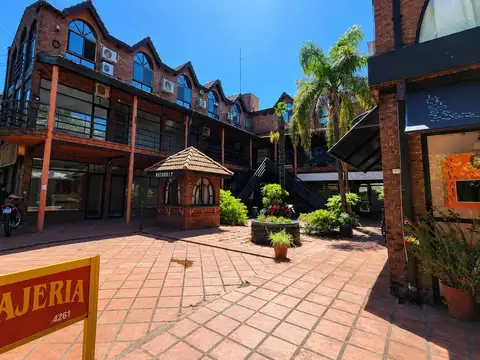 Local Comercial Ideal Oficina o Consultorio en Planta Alta en Venta. Martinez