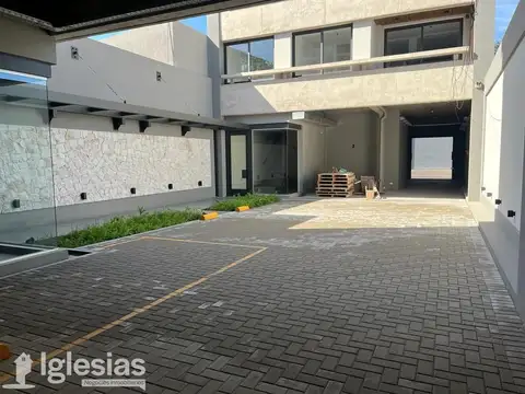 Edificio de gran categoría con unidades de uno, dos y tres ambientes