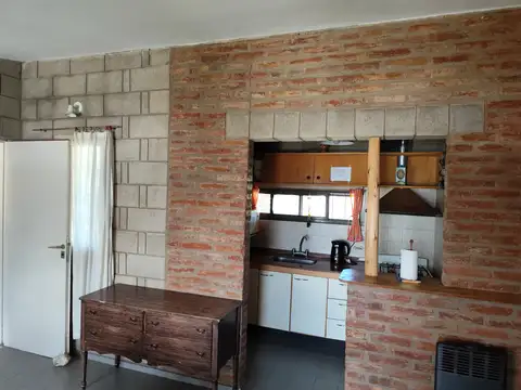 Casa 3 ambientes con 1 baño