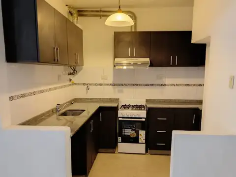 ALQUILO PH tipo casa 2 AMB PB  MUY BUENO 