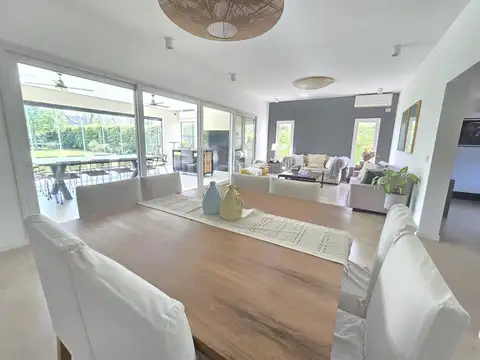 Casa en Alquiler Temporal con 2 cocheras