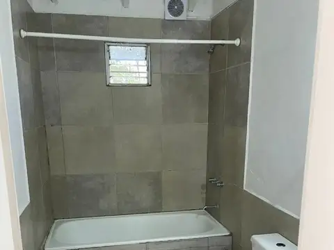 Casa 2 ambientes con 1 baño