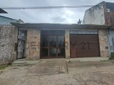 Casa y Local en venta en Berisso.