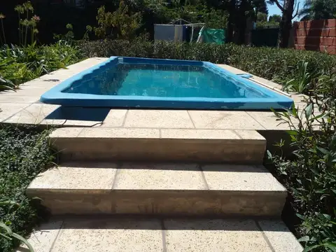 Casa 4 ambientes con 2 baños