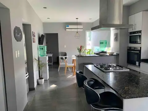 Alquiler de Casa en San Sebastián Area 1 5 ambientes